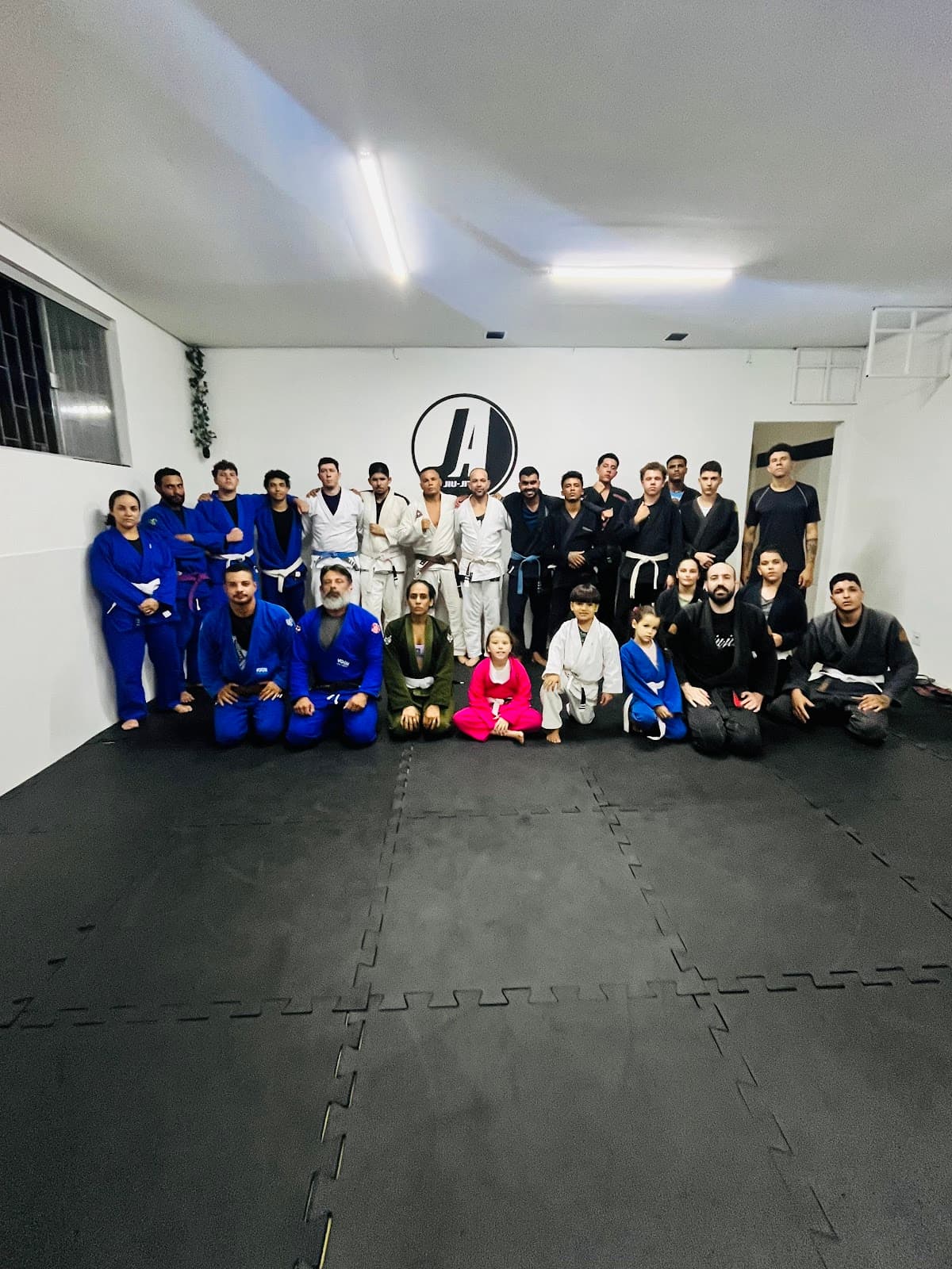 JA JIU JITSU